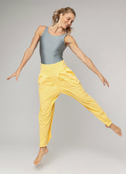 Calça Pantalona com Pregas e Shorts Interno Lago