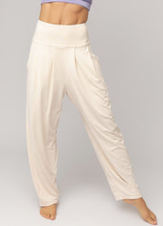 Calça Pregas com Shorts Riacho