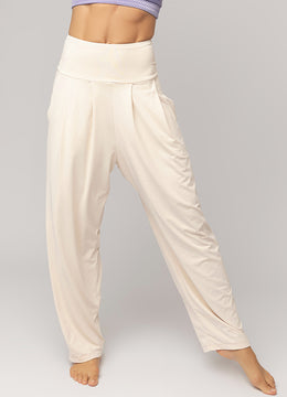 Calça Pregas com Shorts Riacho