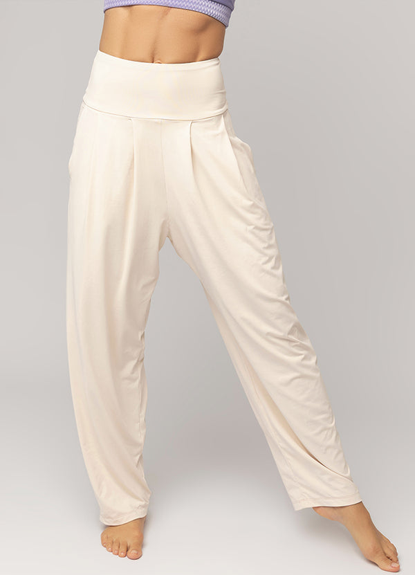 Calça Pregas com Shorts Riacho